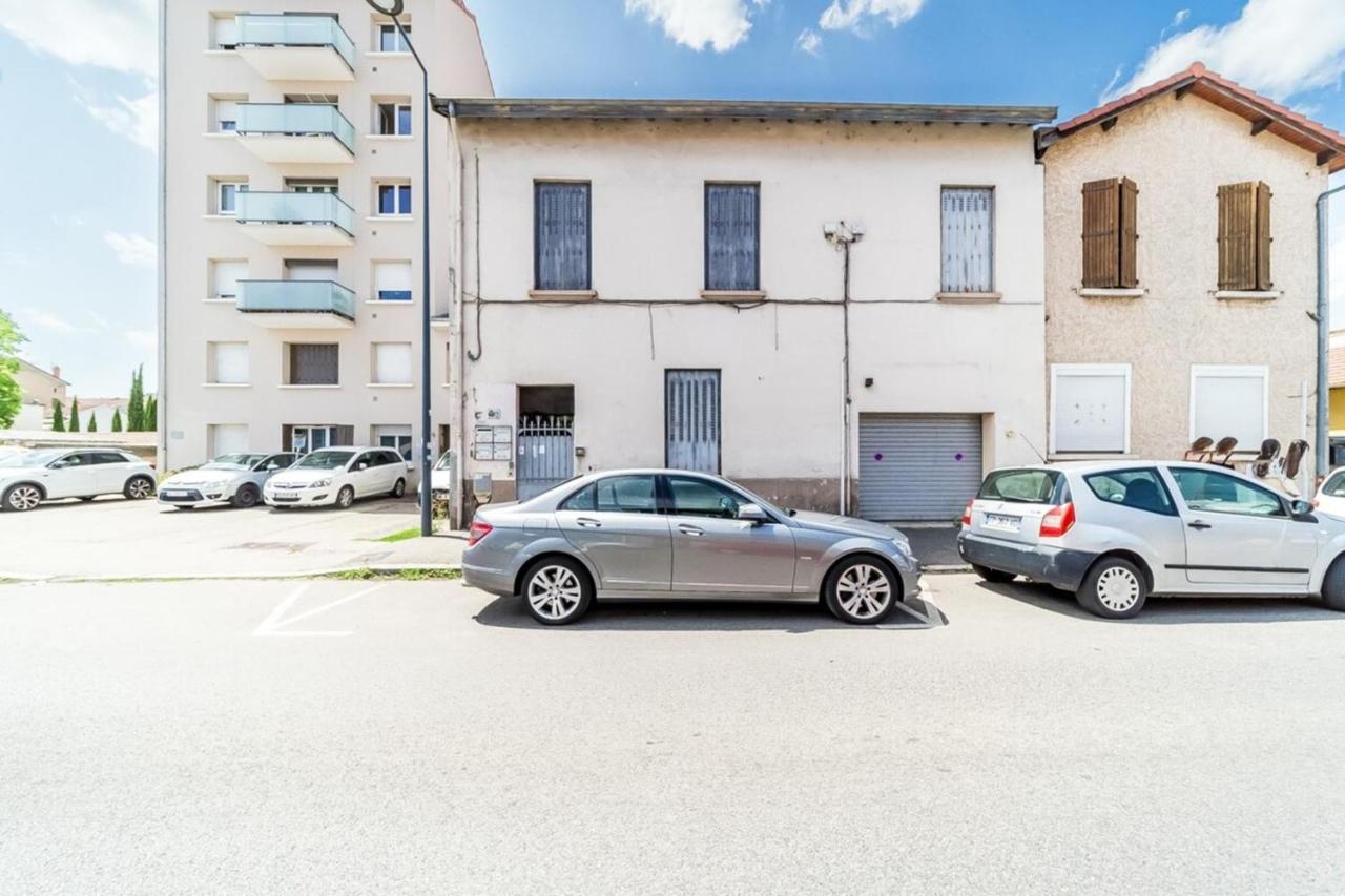 Le Pelisson 6 People Functional Gratte Ciel Apartment Вильорбан Екстериор снимка
